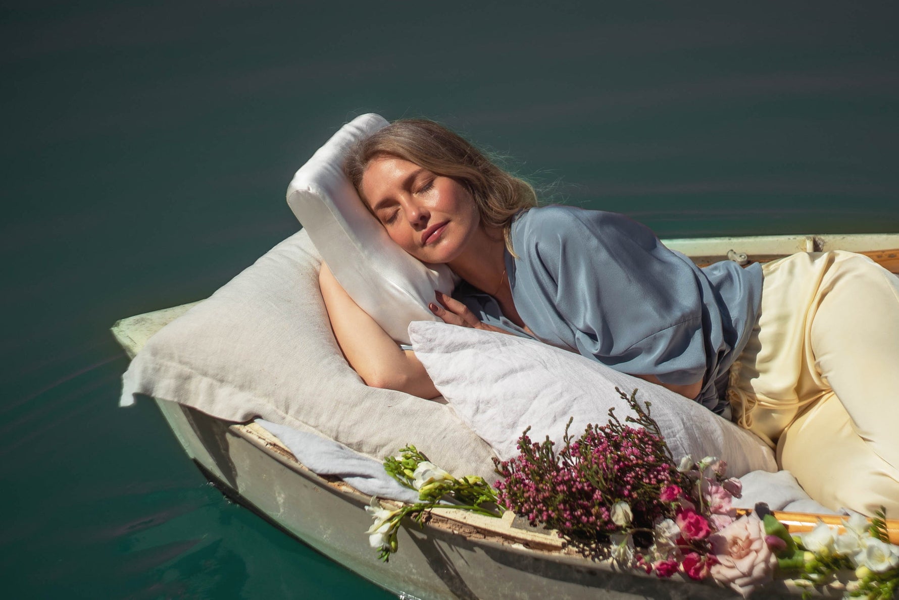 Memory foam pillows, the pros and cons